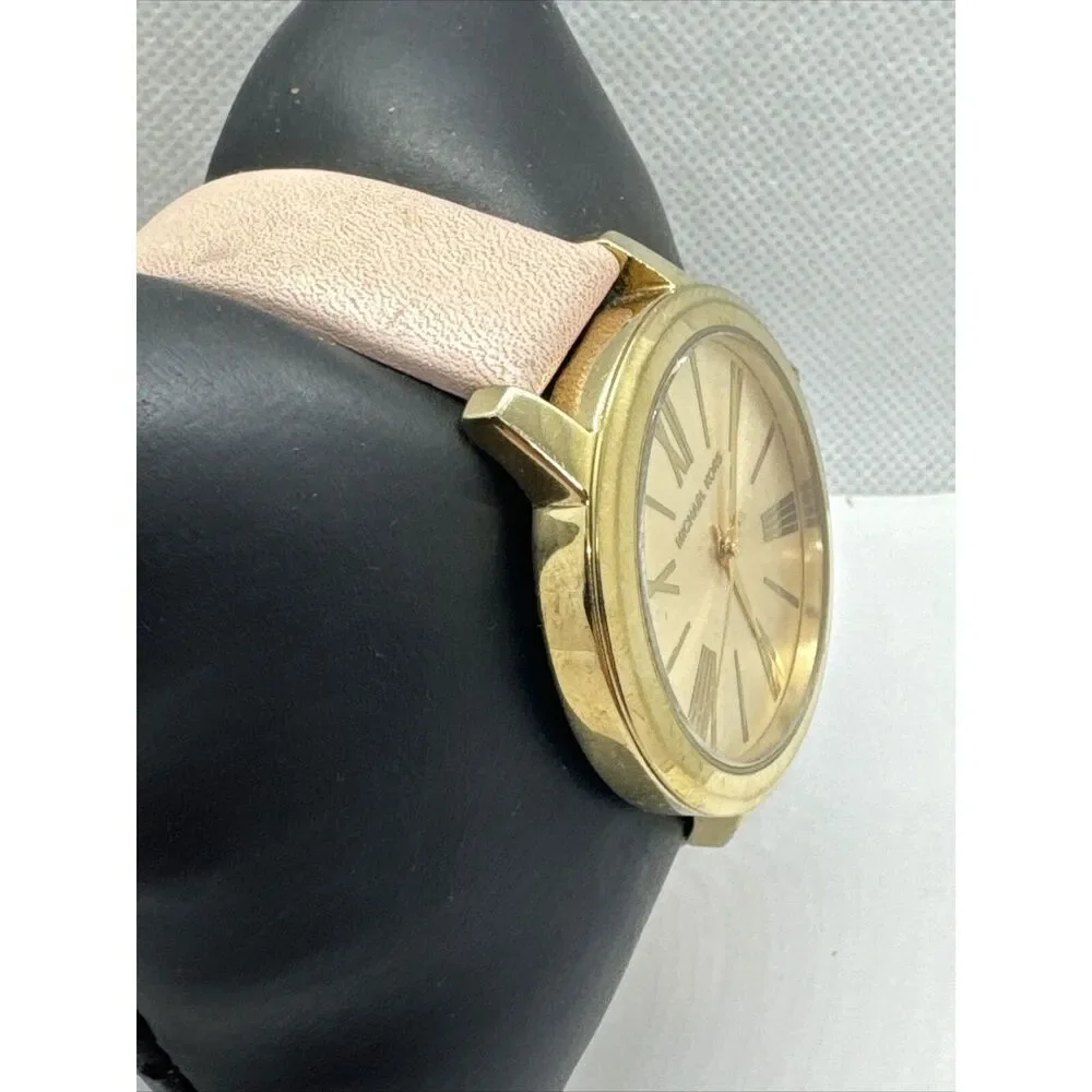 Michael Kors Hartman MK2558 Women's Pink Leather Analog Dial Quartz Watch JNA683